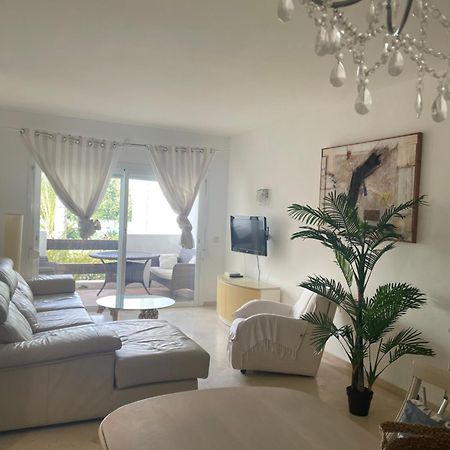Apartment Costalita, Direct Beach Access, Ground Floor, Salt Water Pool Estepona Exterior foto