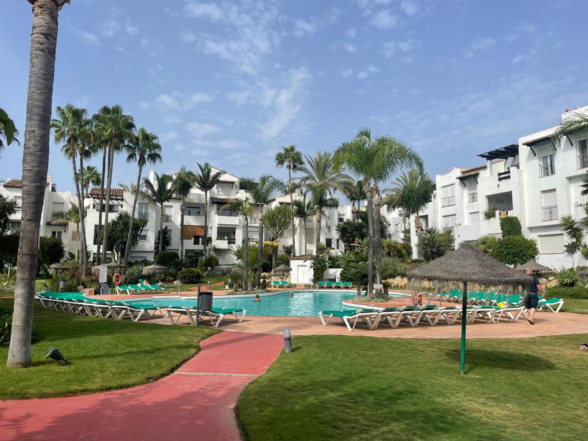 Apartment Costalita, Direct Beach Access, Ground Floor, Salt Water Pool Estepona Exterior foto