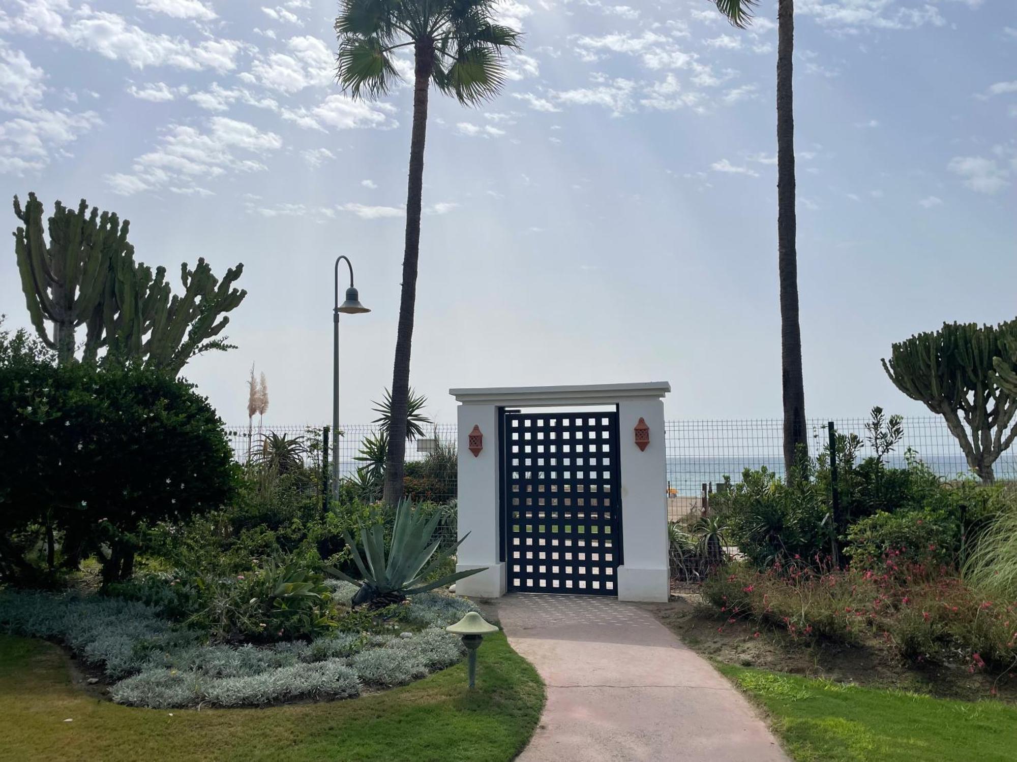Apartment Costalita, Direct Beach Access, Ground Floor, Salt Water Pool Estepona Exterior foto